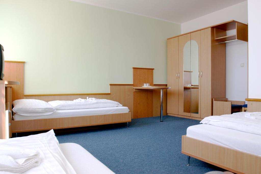 Garni G Hotel Žilina Buitenkant foto