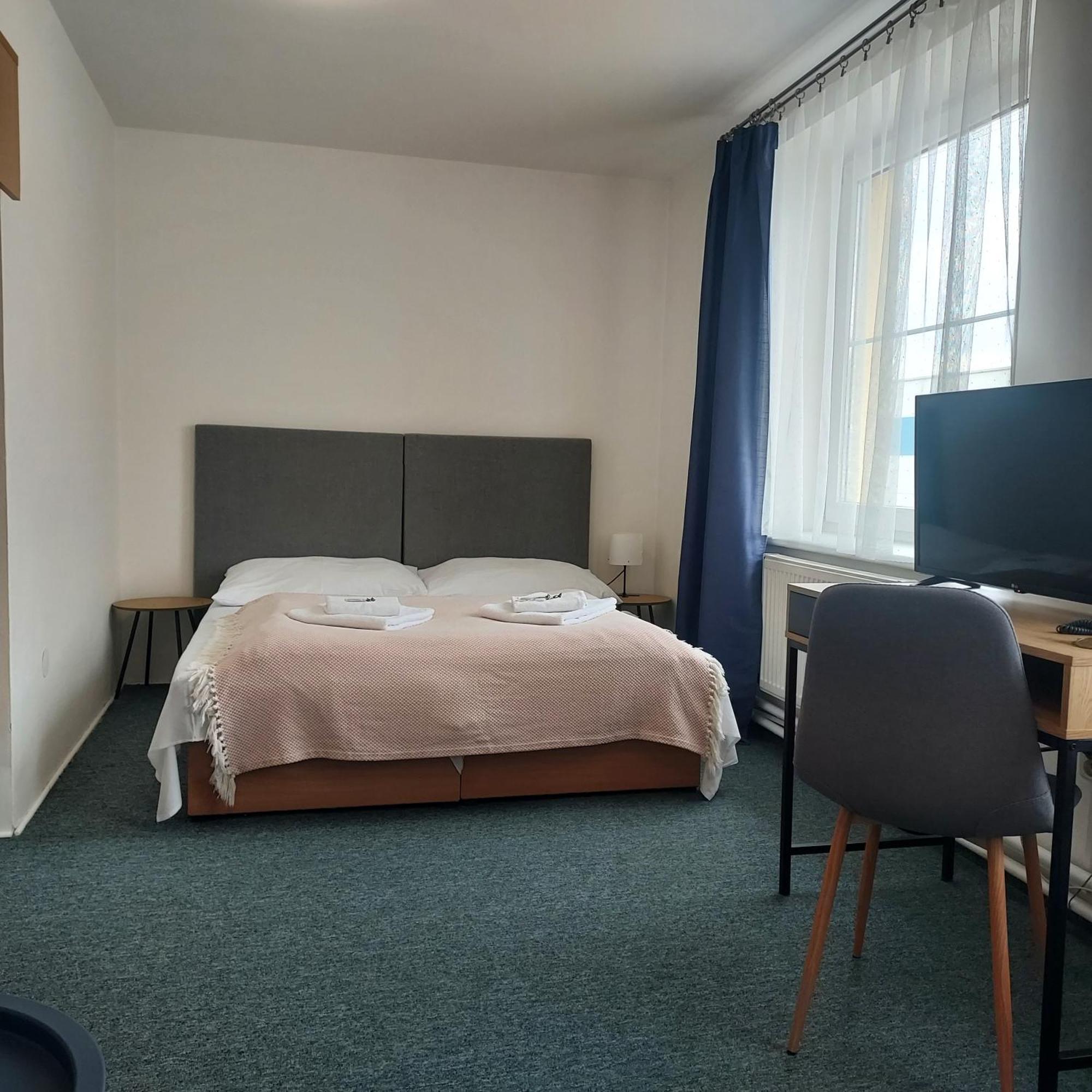 Garni G Hotel Žilina Buitenkant foto