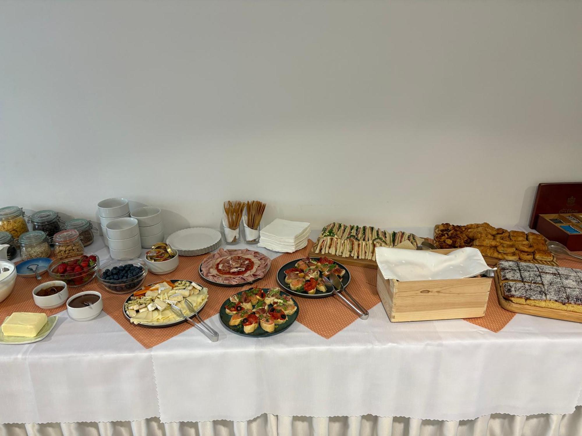 Garni G Hotel Žilina Buitenkant foto